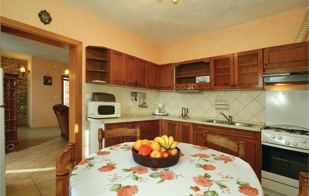 Mugeba 3 bedroom accommodation Porec Esterno foto