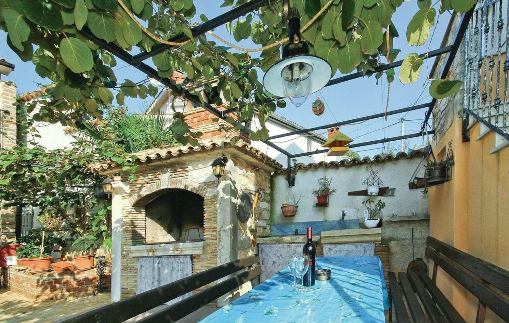 Mugeba 3 bedroom accommodation Porec Esterno foto